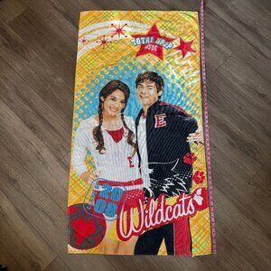 2008 High School Musical Beach Towel Wildcats Troy Gabriella Zac Efron Vanessa H